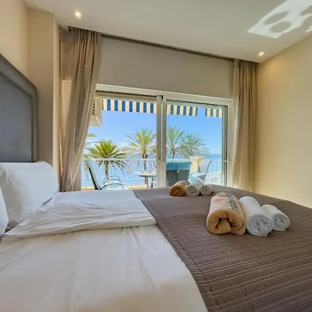 Diana 108 Frontal Sea Views 2 Bedrooms Apartment